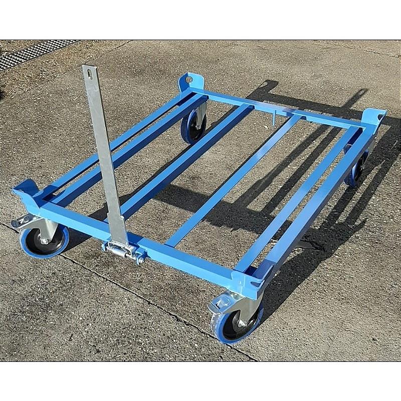 Metal cart with ore for pallet delivery